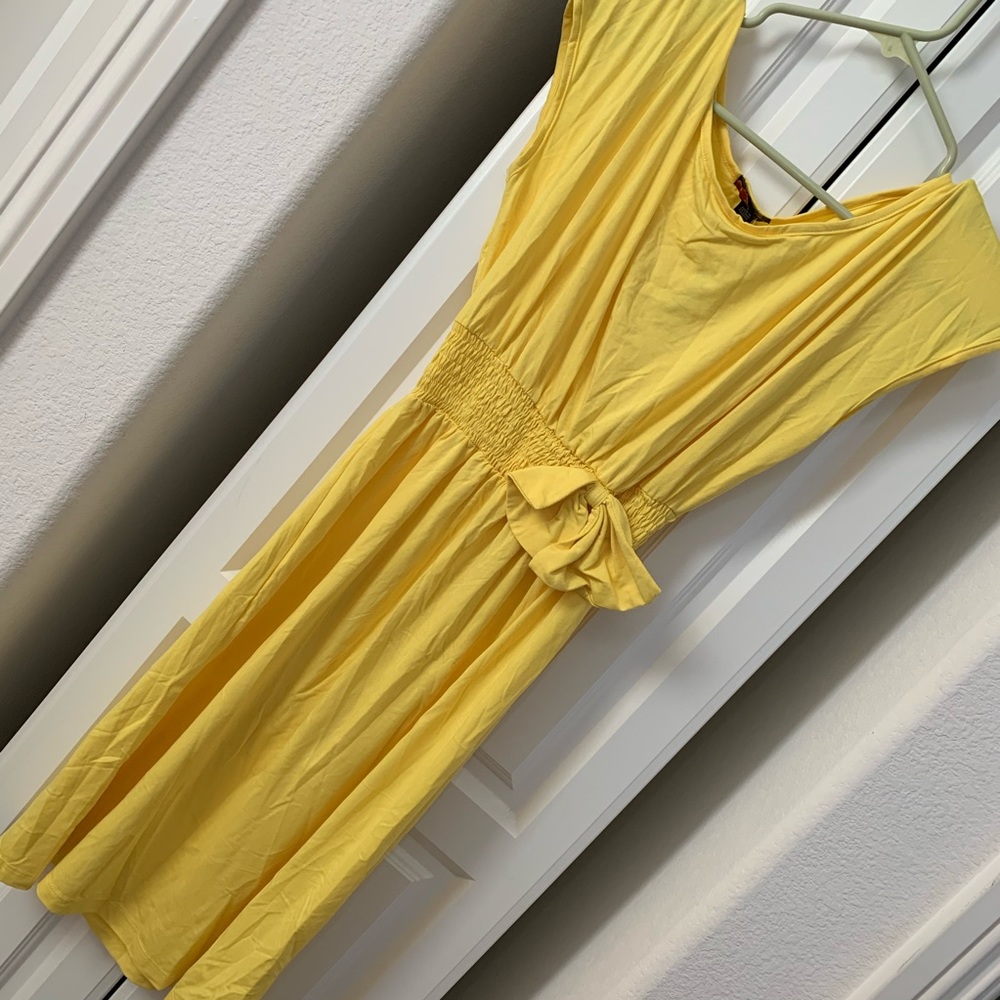 Yellow smocked waistband elastic dress with bow